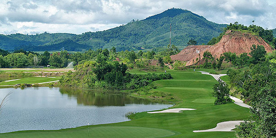Thailand Rajjaprabha Dam Golf Course